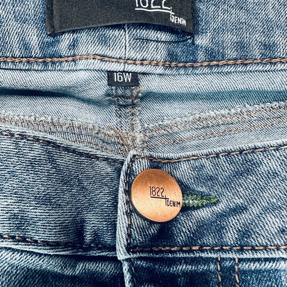 1822 Denim High Waist Frayed Crop Demi Bootcut Jeans - 16W - Picture 3 of 10